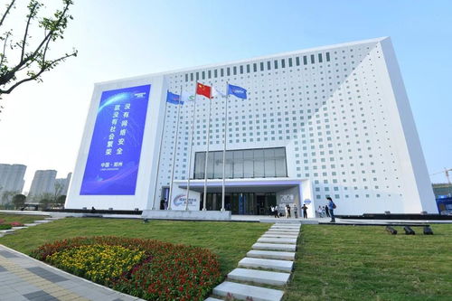 致敬首个中国人民警察节 行走的政法蓝与网安科技共护平安